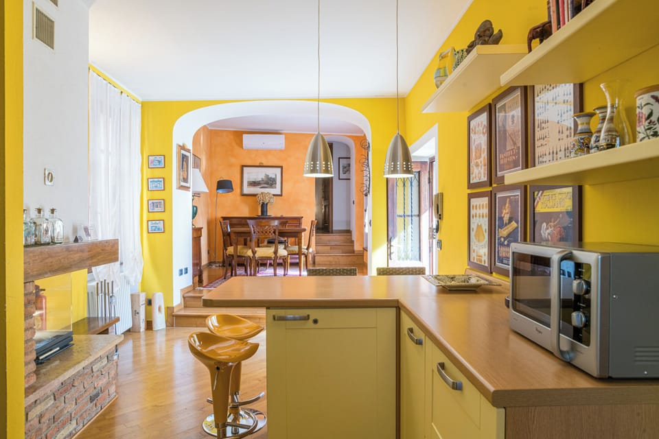 Family Apartment, Multiple Bedrooms, 2 Bathrooms, Lakeside (Casa Manzi Apt 1) | Private kitchen | Fridge, microwave, oven, stovetop