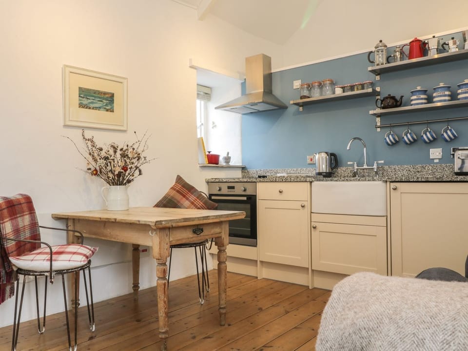 Fridge, toaster, cookware/dishes/utensils