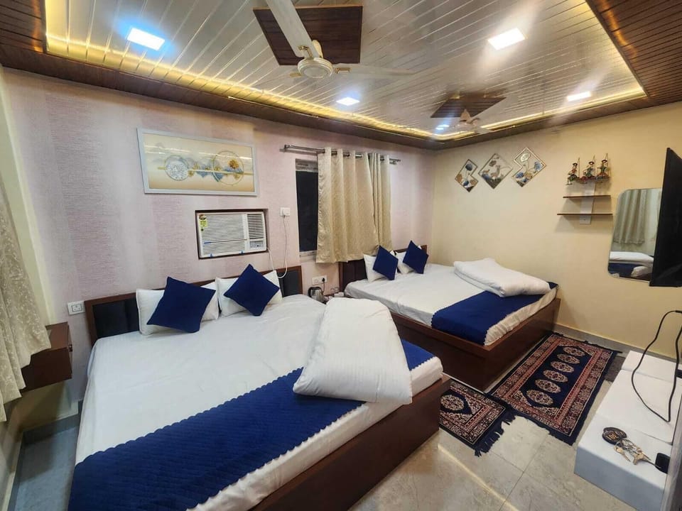 Family Room | Soundproofing, free WiFi