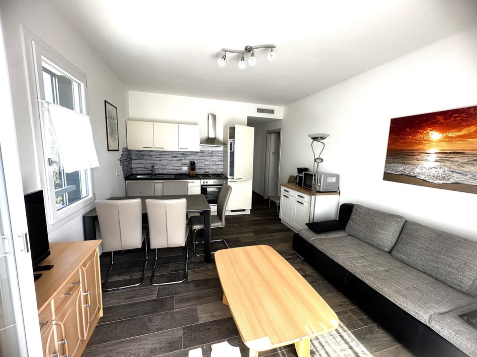 Villa, 2 Bedrooms, Balcony | Living room