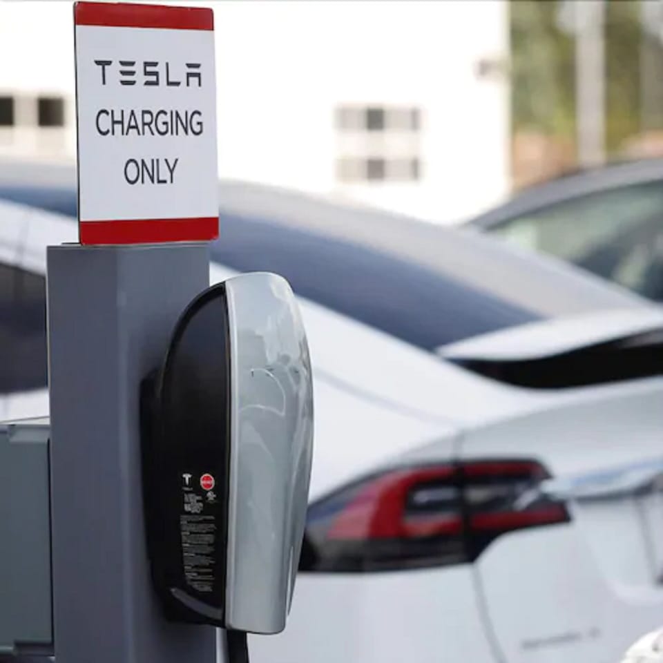 Car charging station