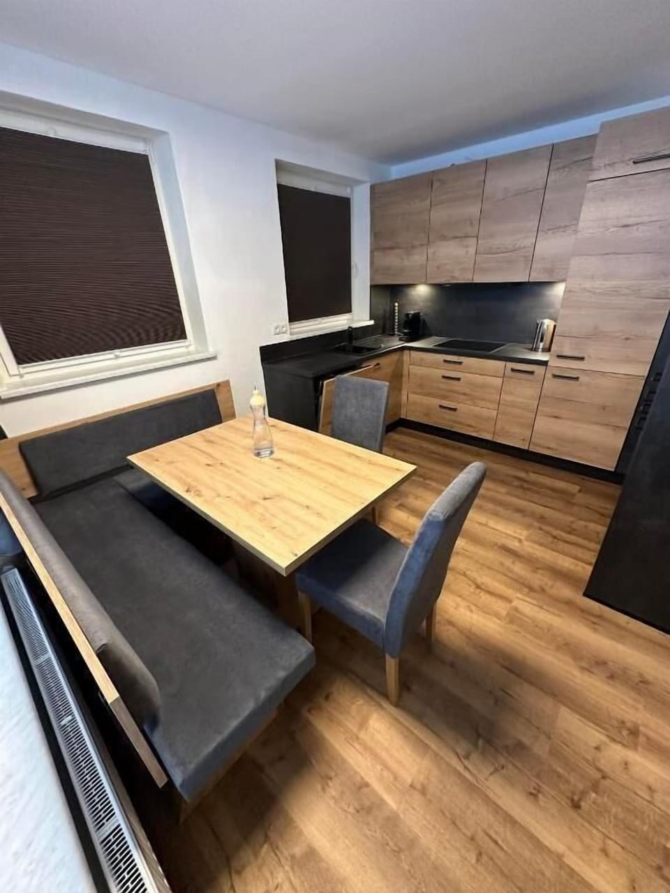 Superior Apartment, 1 Queen Bed with Sofa bed, Kitchen, Mountain View | Private kitchen | Electric kettle, highchair