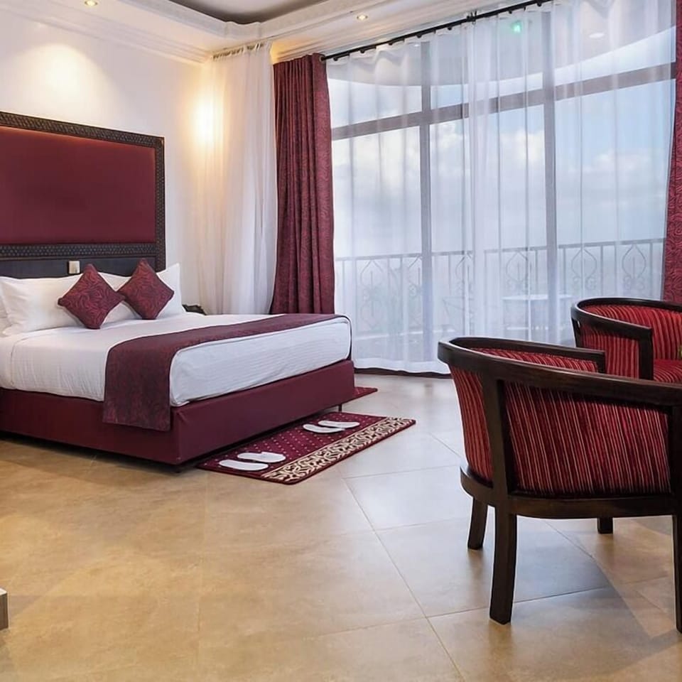 Junior Suite, City View | Laptop workspace, free WiFi, bed sheets
