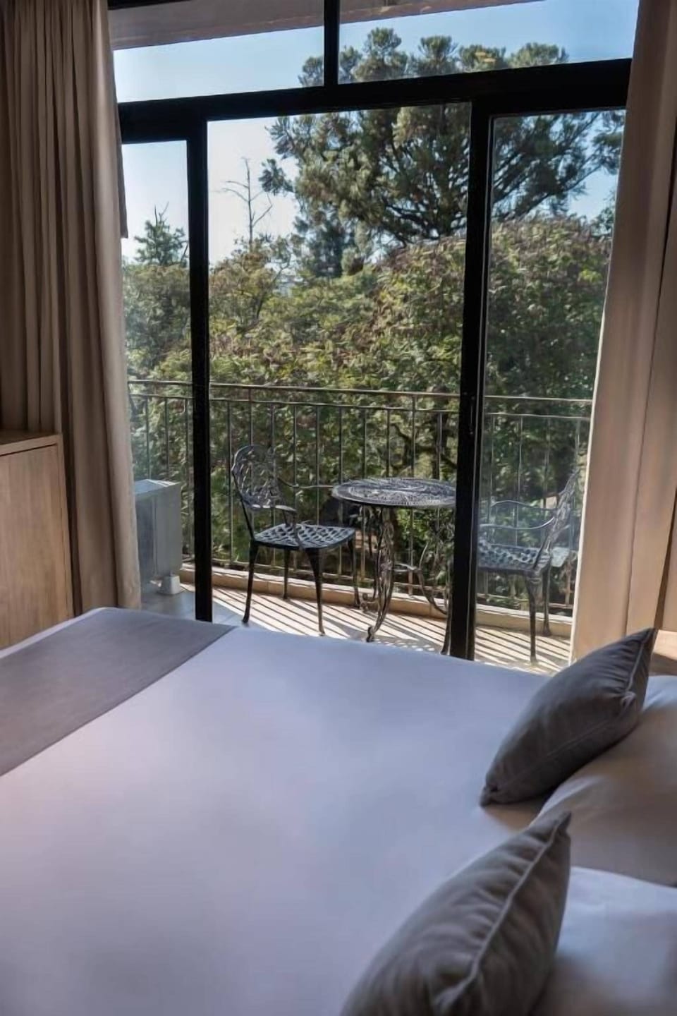 Classic Double Room, City View | Minibar, WiFi (free), bed sheets