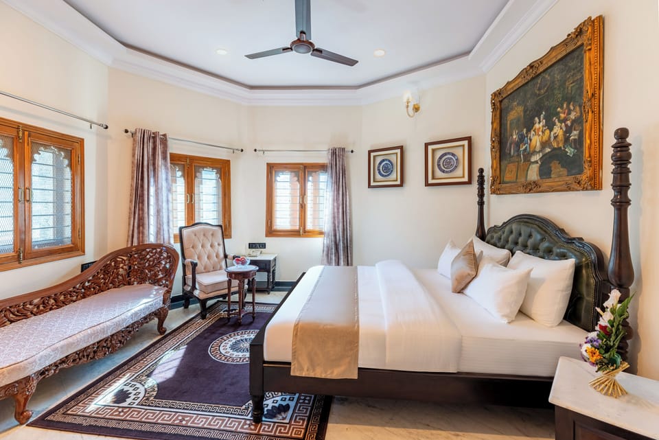 Presidential Studio Suite | Desk, free WiFi, bed sheets