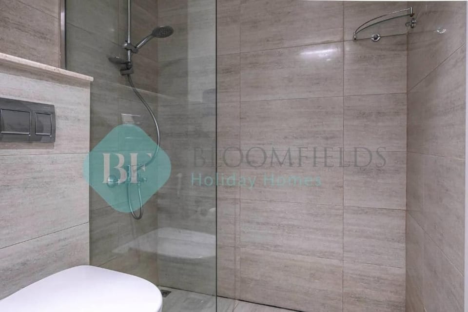 Apartment, Balcony | Bathroom