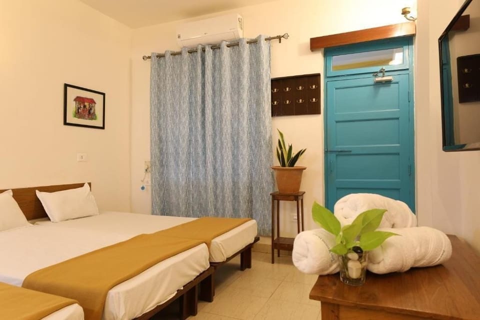 Deluxe Triple Room, Balcony, City View | Free WiFi