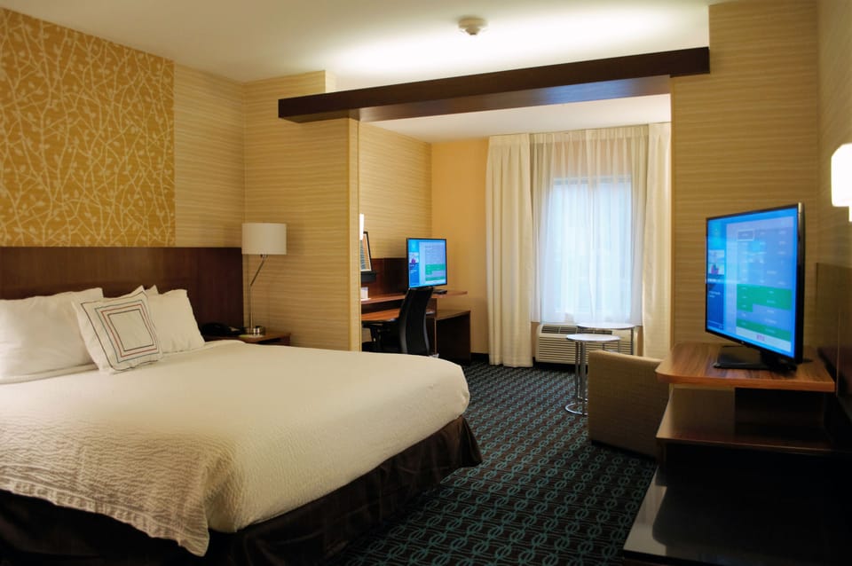 Desk, blackout drapes, iron/ironing board, free WiFi