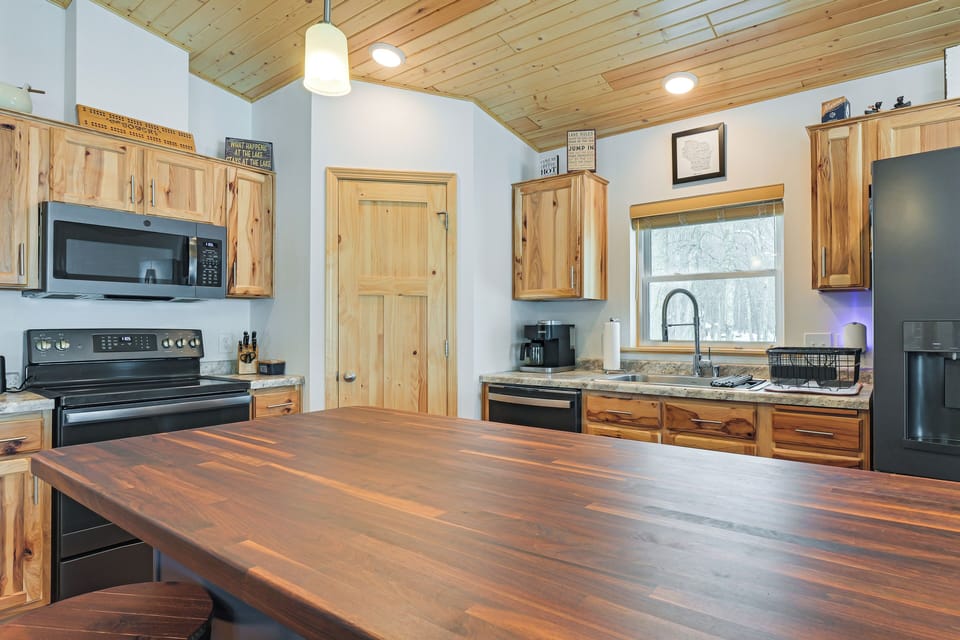 House (4 Bedrooms) | Interior