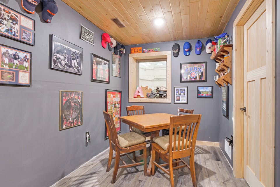 House (4 Bedrooms) | Interior