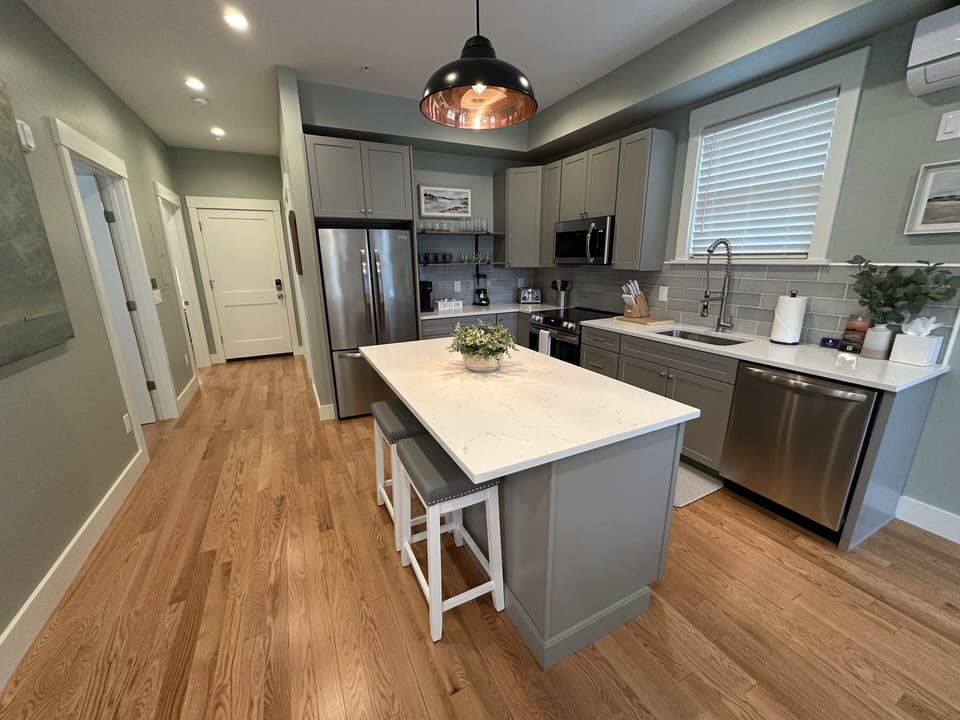 Apartment, 2 Bedrooms | Private kitchen | Fridge, oven, coffee/tea maker, toaster