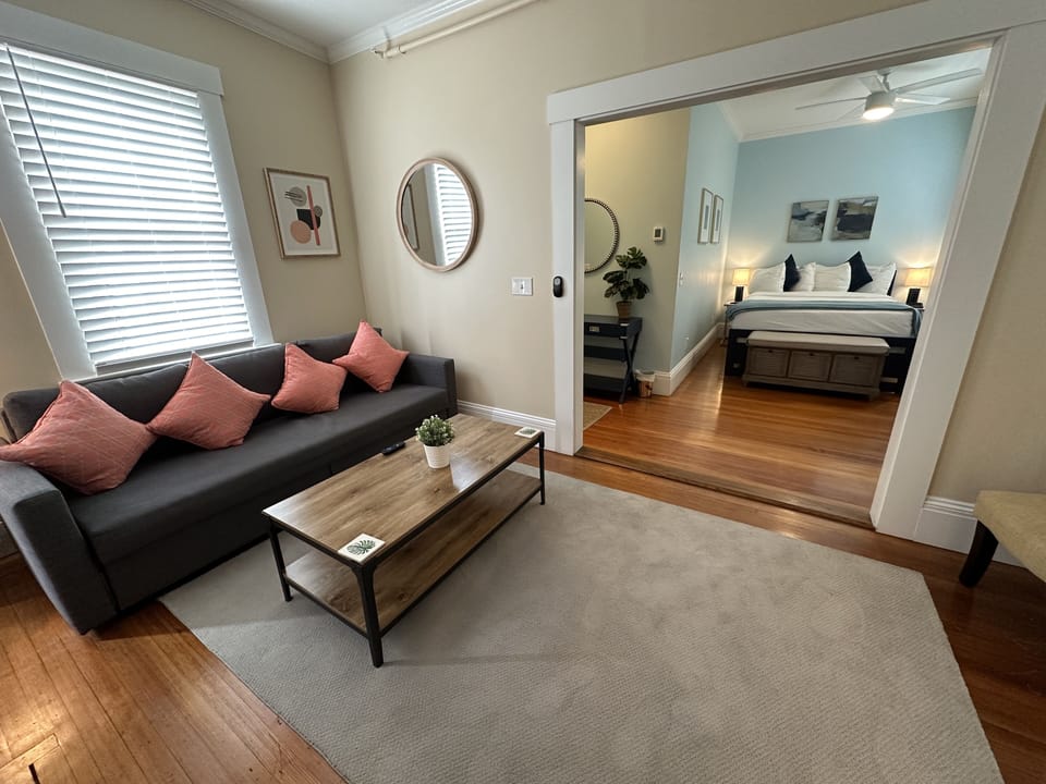 House, 6 Bedrooms | 6 bedrooms, laptop workspace, iron/ironing board, free WiFi