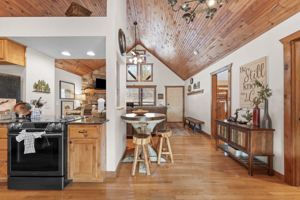 Cabin, 2 Bedrooms | Interior