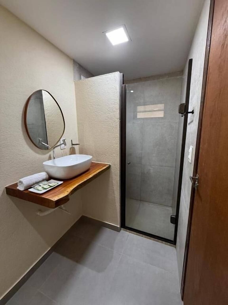 Shower, free toiletries, towels, soap