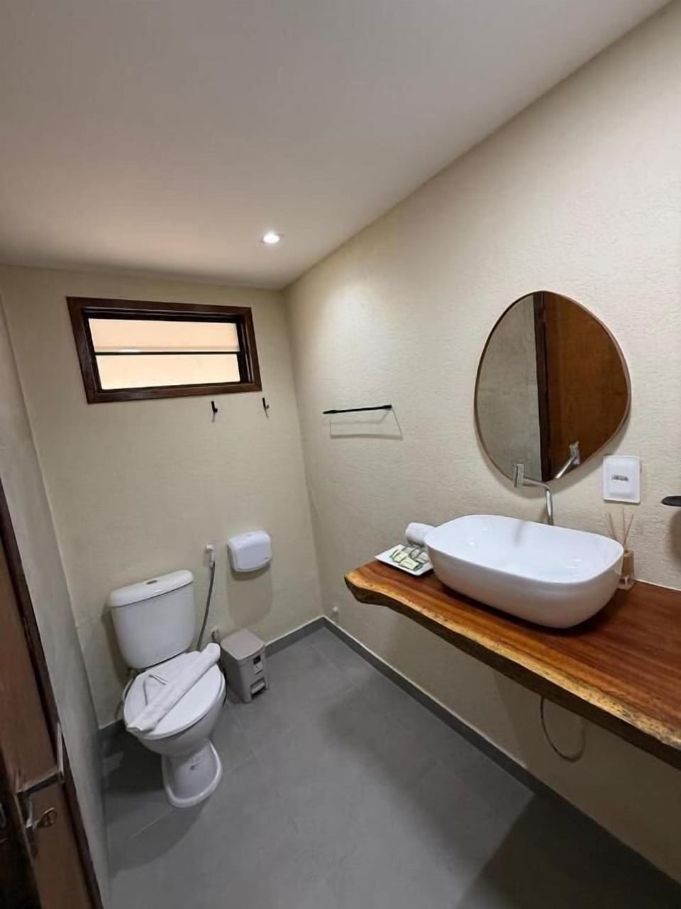 Shower, free toiletries, towels, soap