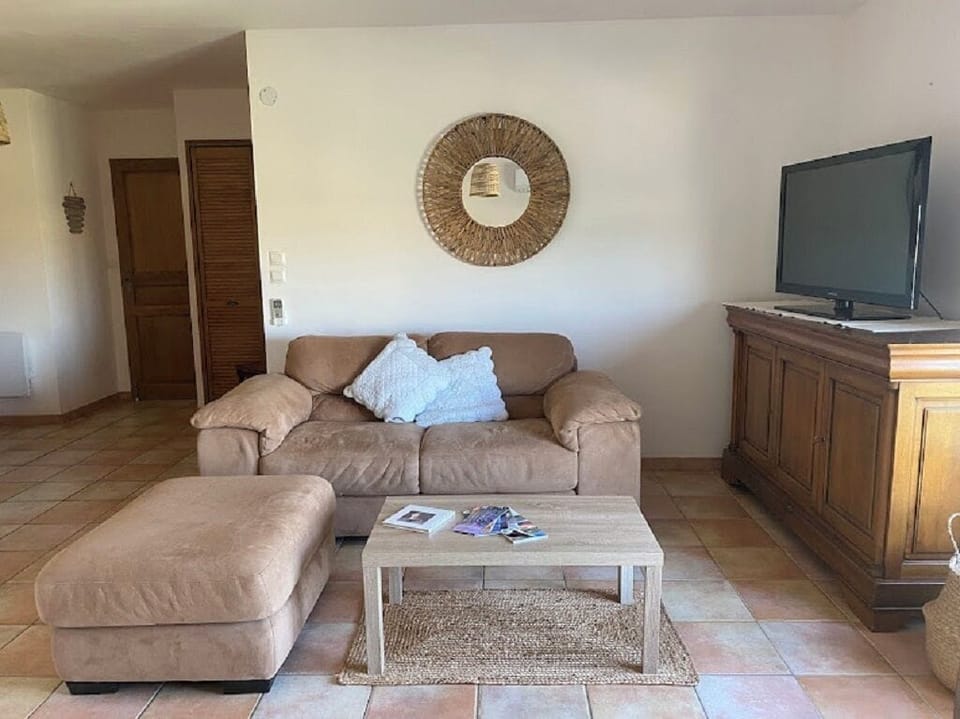 Family Apartment, Valley View | Living area