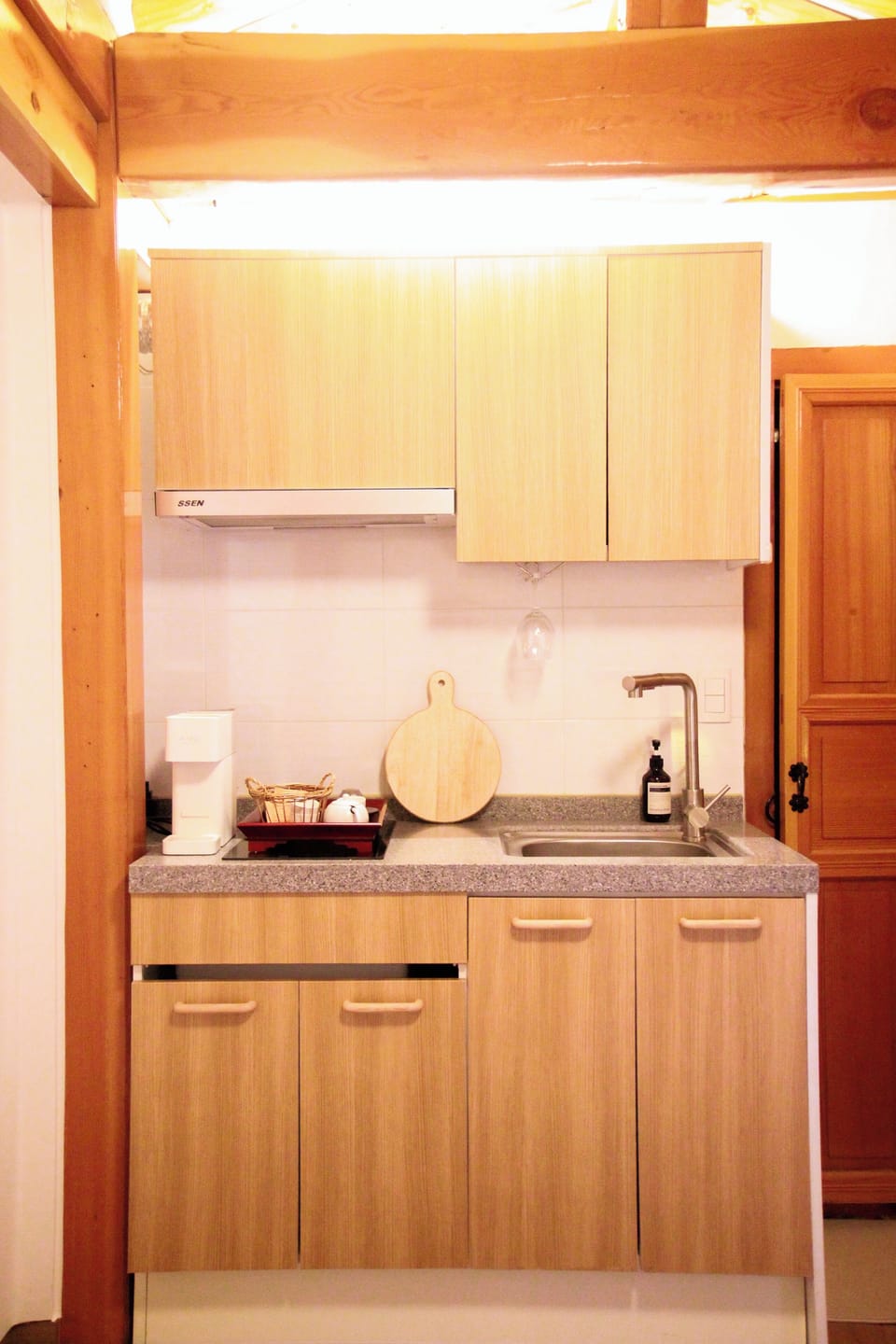 Traditional Double Room | Private kitchen | Mini-fridge, microwave, coffee/tea maker, toaster
