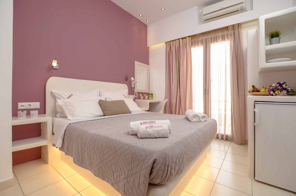 Soundproofing, iron/ironing board, WiFi (free), bed sheets