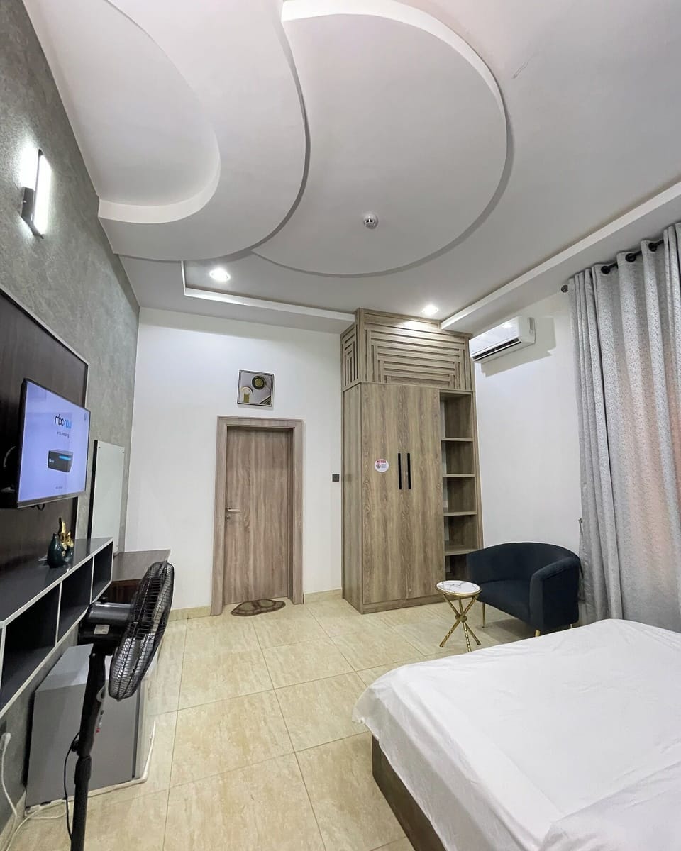 Comfort Room, Balcony, City View | Desk, laptop workspace, blackout drapes, soundproofing