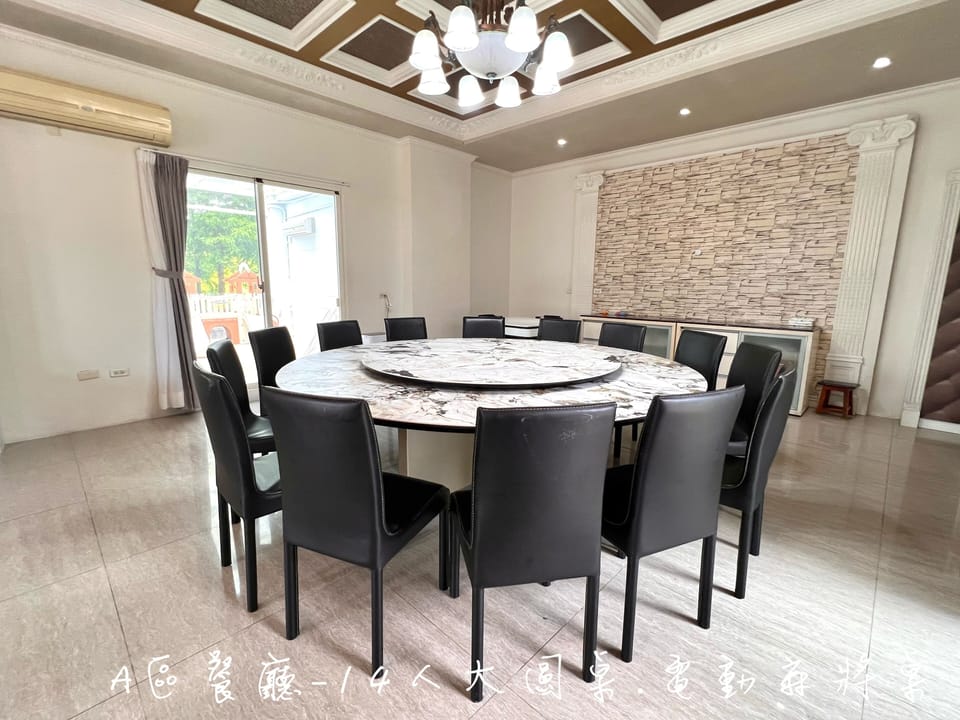 Comfort Villa, Private Pool, Garden View | Dining