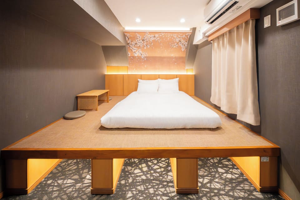 Deluxe Double Room, Non Smoking | Iron/ironing board, free WiFi, bed sheets
