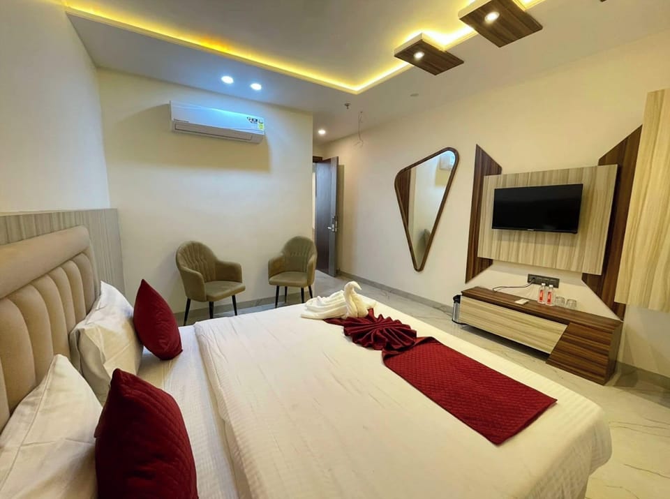 Superior Double Room, Air conditioning | Hypo-allergenic bedding, desk, soundproofing, free WiFi