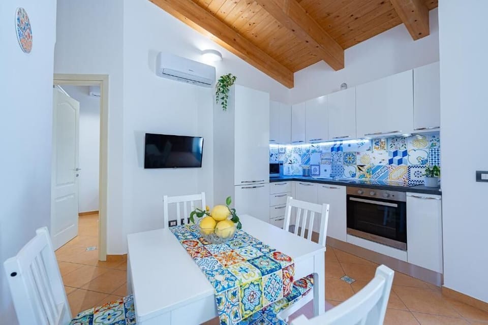 House, 2 Bedrooms, Air conditioning, Valley View | Dining