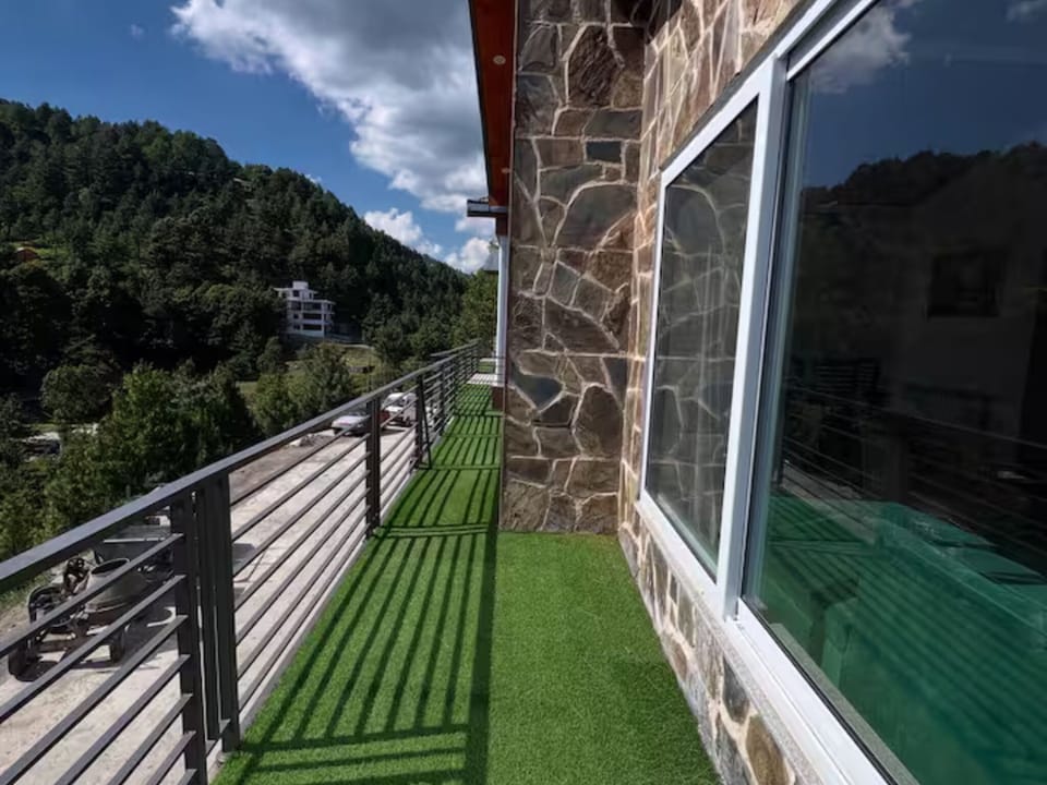 Cottage | Property grounds