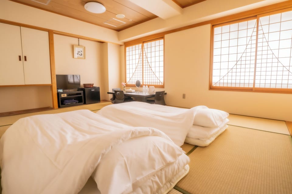 Japanese-style Room | Desk, laptop workspace, soundproofing, WiFi (free)