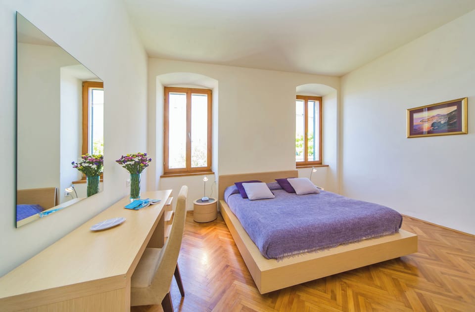 Deluxe Apartment, City View | Egyptian cotton sheets, premium bedding, individually furnished