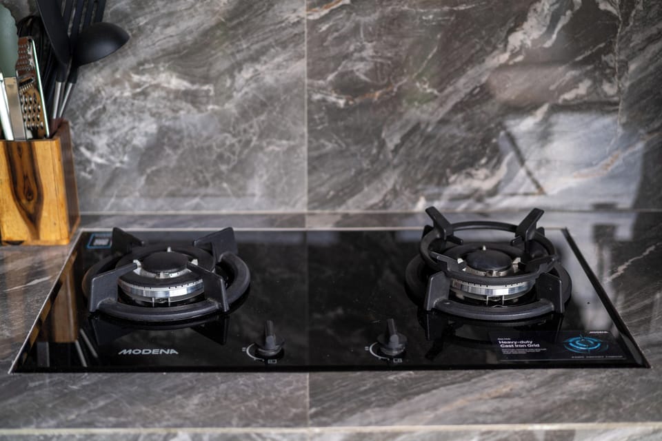 Fridge, stovetop, blender, toaster oven