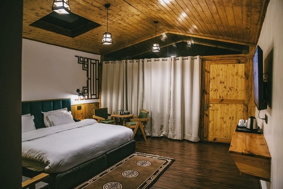 Luxury Room, Balcony, Mountain View | WiFi (free)