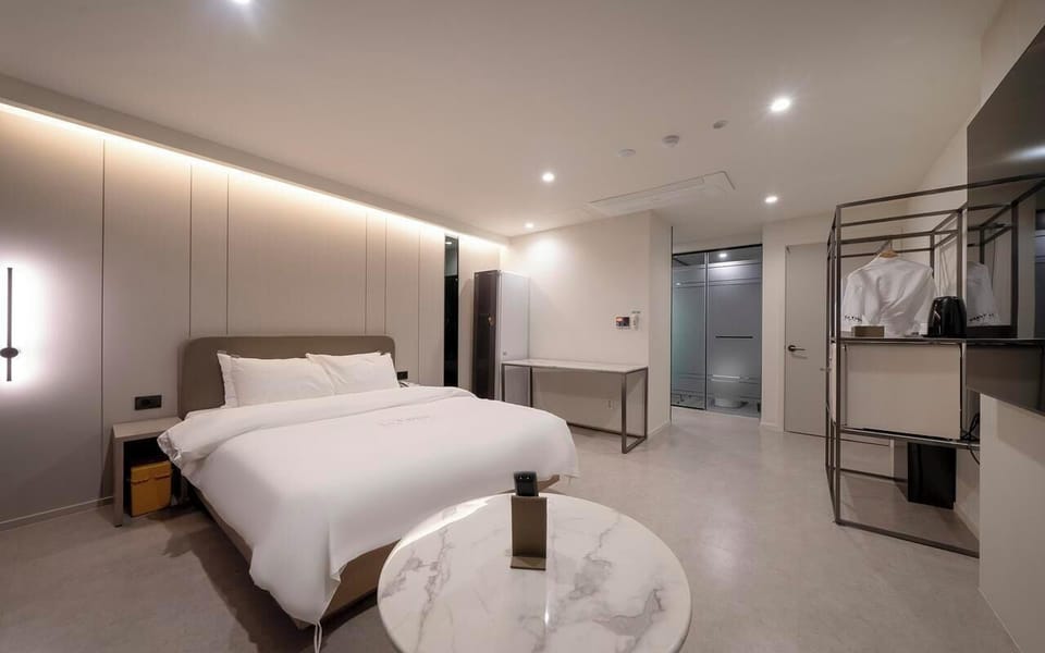 Standard Double Room | Free WiFi