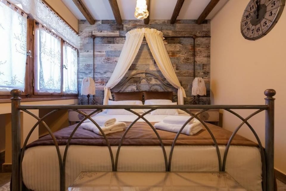 Double Room, Patio | In-room safe, individually decorated, individually furnished