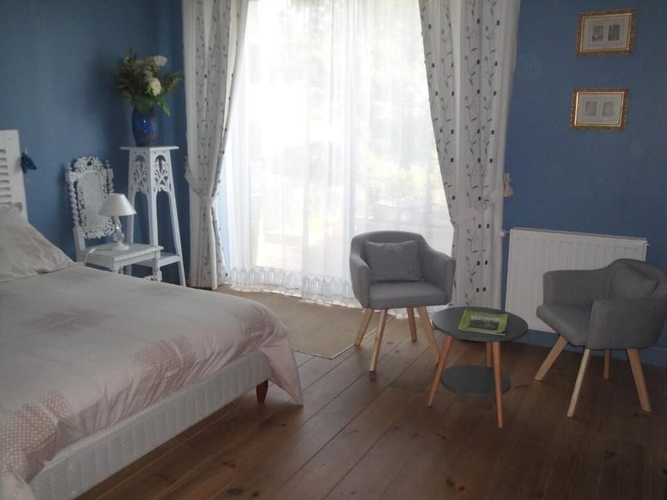 Double Room, Courtyard View | Blackout drapes, soundproofing, free WiFi, wheelchair access
