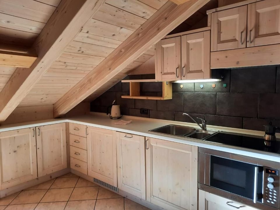 Superior Studio, Balcony, Mountain View | Private kitchen | Electric kettle