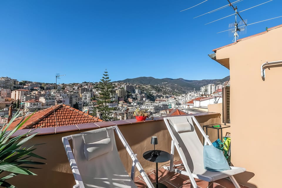 Standard Studio, Terrace, Sea View (Piccola Pigna - Terrazza Vista Mare) | Property grounds