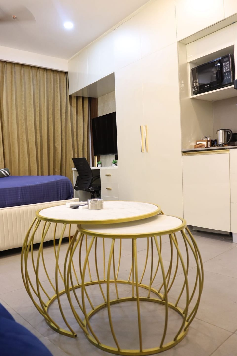 Luxury Studio Suite, City View | Interior
