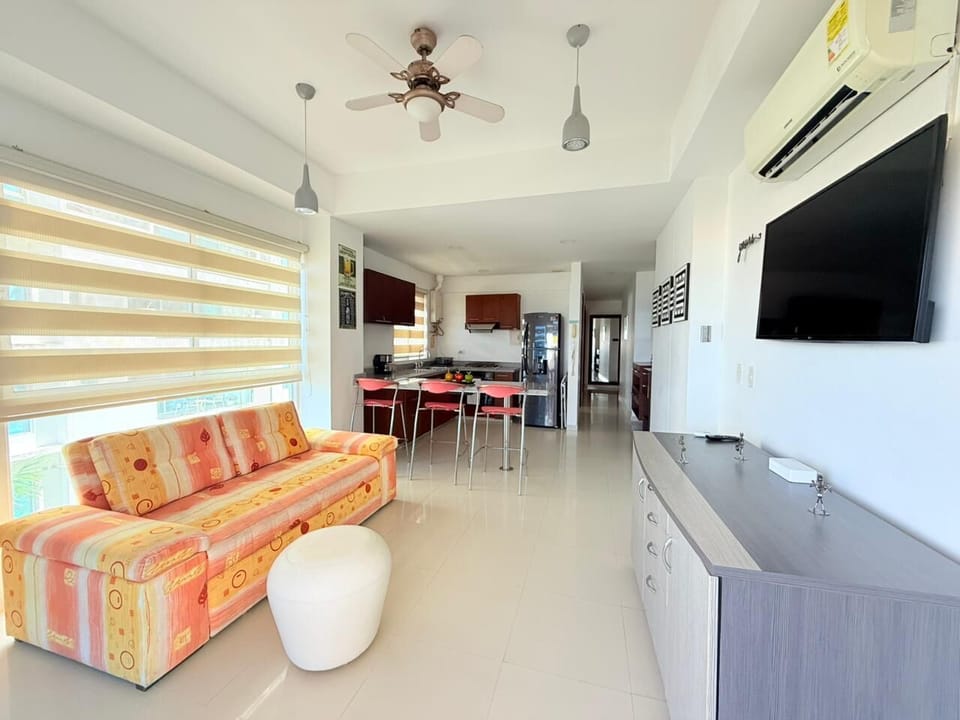 Classic Room, 1 Bedroom, Sea View, Sea Facing | Living area
