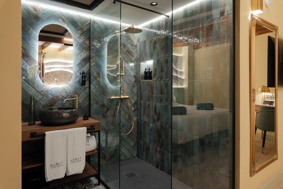 Basic Room, Balcony | Bathroom | Shower, hair dryer, towels, soap
