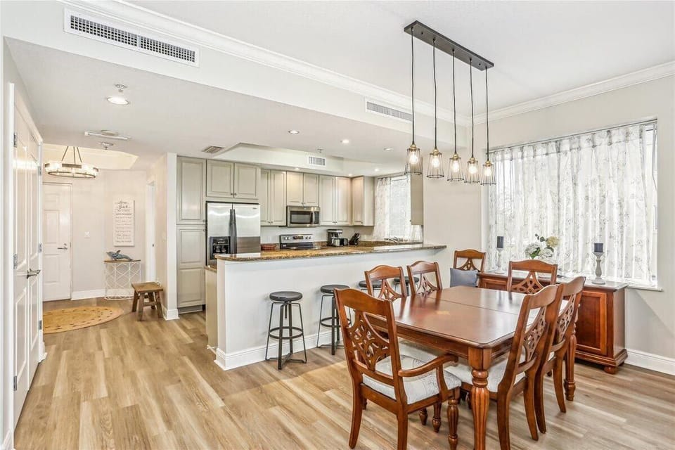 Condo, Multiple Beds (Lost Key 201C) | Dining
