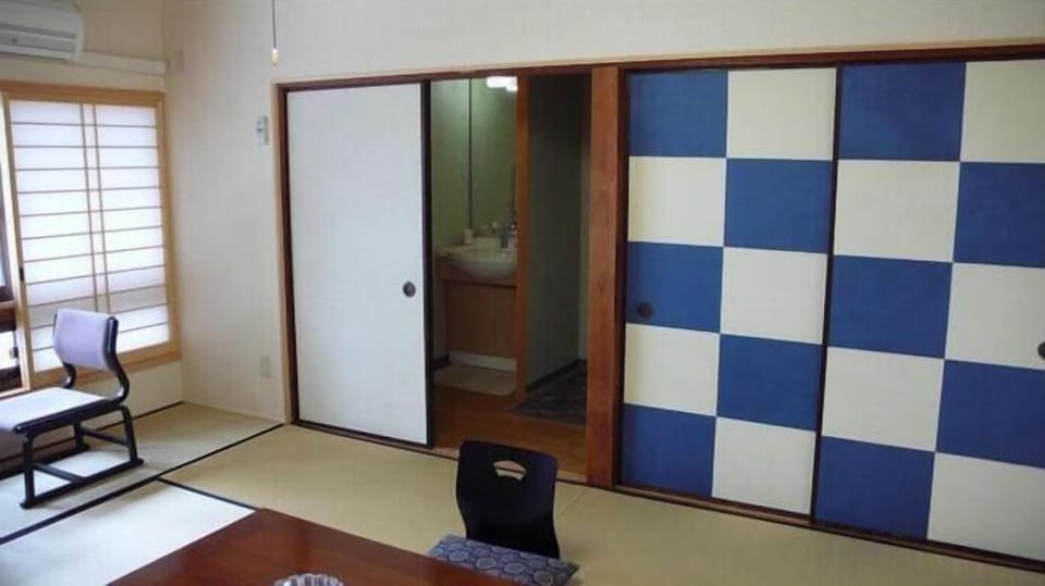 In-room safe, free WiFi, bed sheets