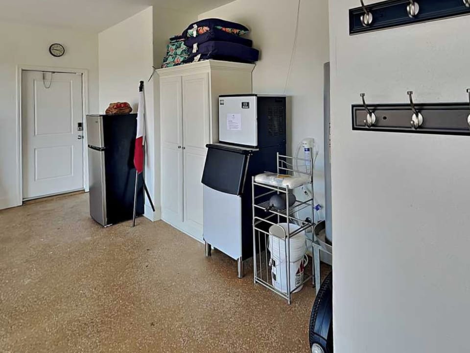 House (3 Bedrooms) | Property amenity
