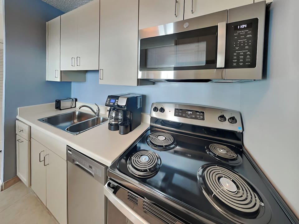Condo (2 Bedrooms) | Property amenity