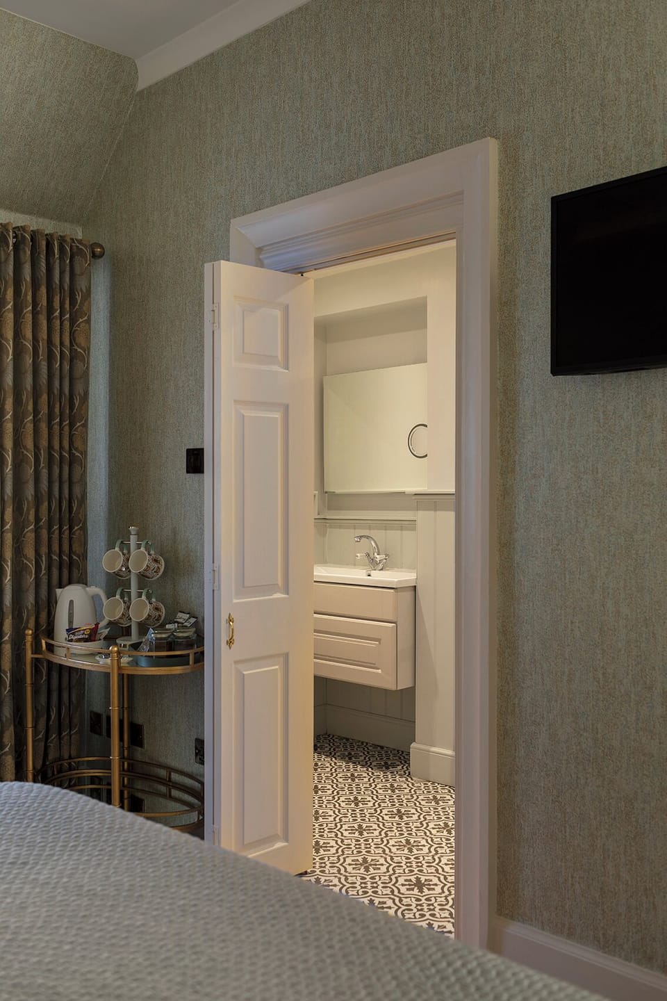 Standard Room, Garden View | Free WiFi, bed sheets