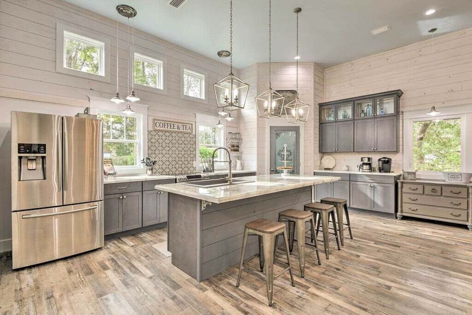 House, Multiple Beds, Pool Access, Pool View (Oak Manor) | Private kitchen
