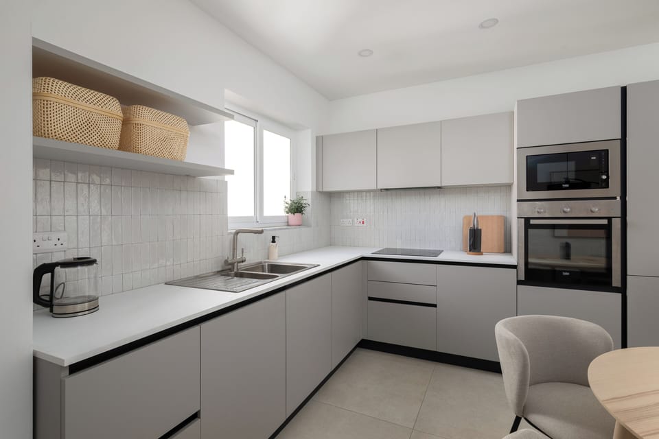 Apartment, City View | Private kitchen | Electric kettle, toaster
