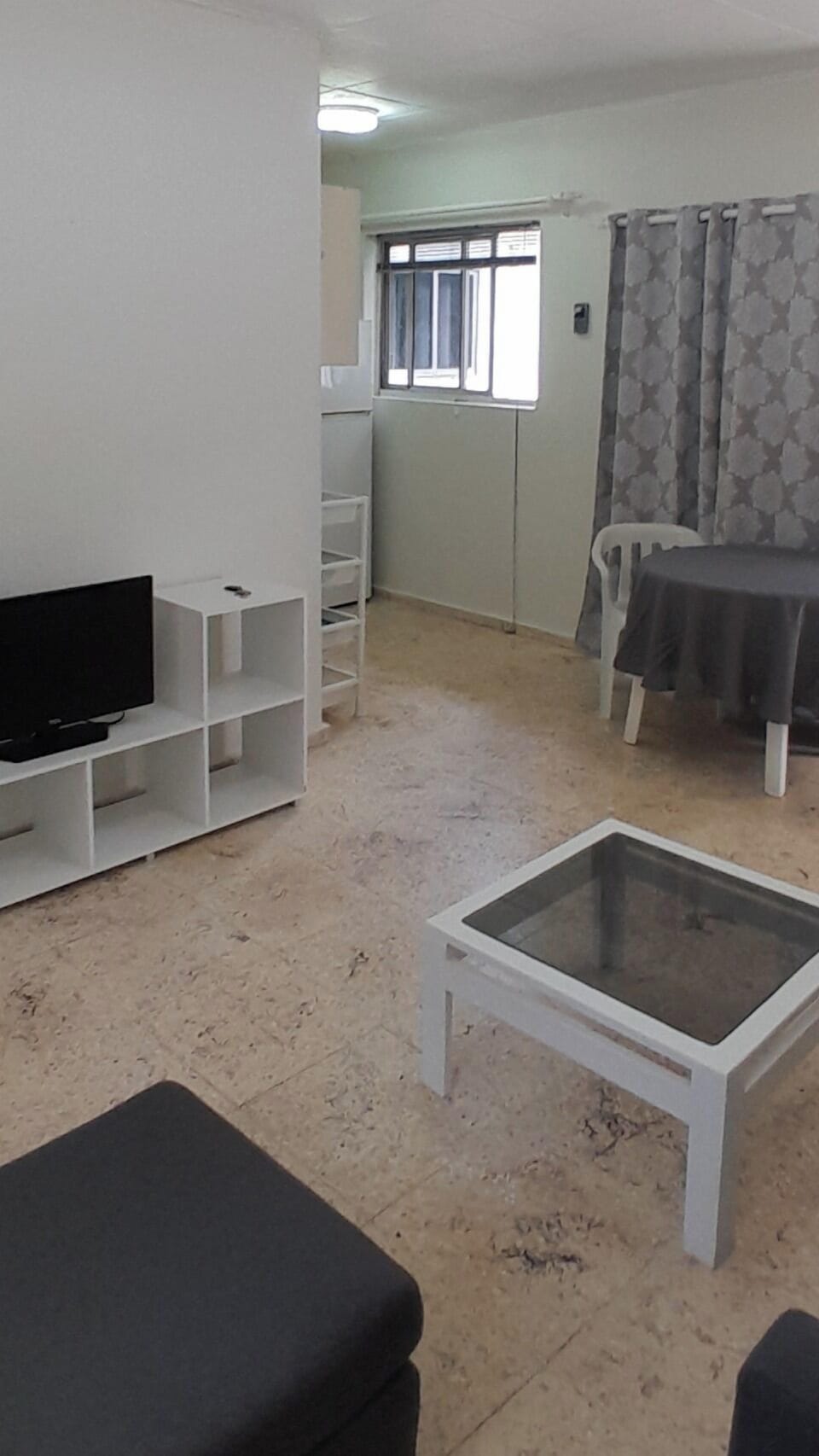 1 Bedroom Apartment Sunny | Living area | 32-inch TV with cable channels
