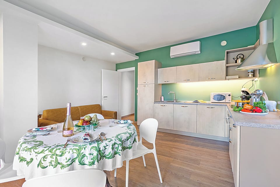 Family Apartment, 1 Bedroom, Balcony, Mountainside (Appartamento Girasole) | Private kitchen
