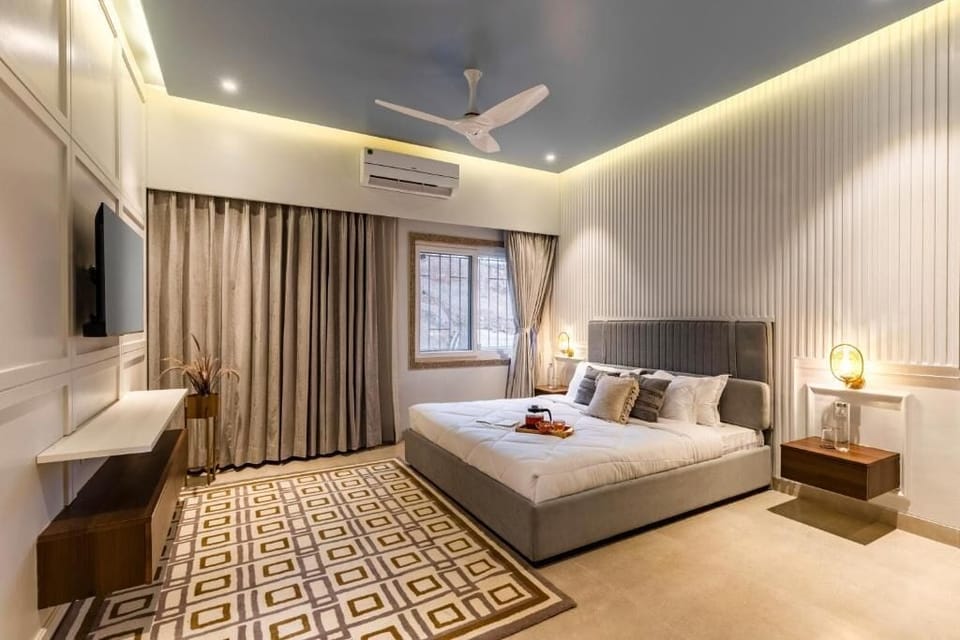 Deluxe Villa, Balcony, Mountain View | Iron/ironing board, free WiFi